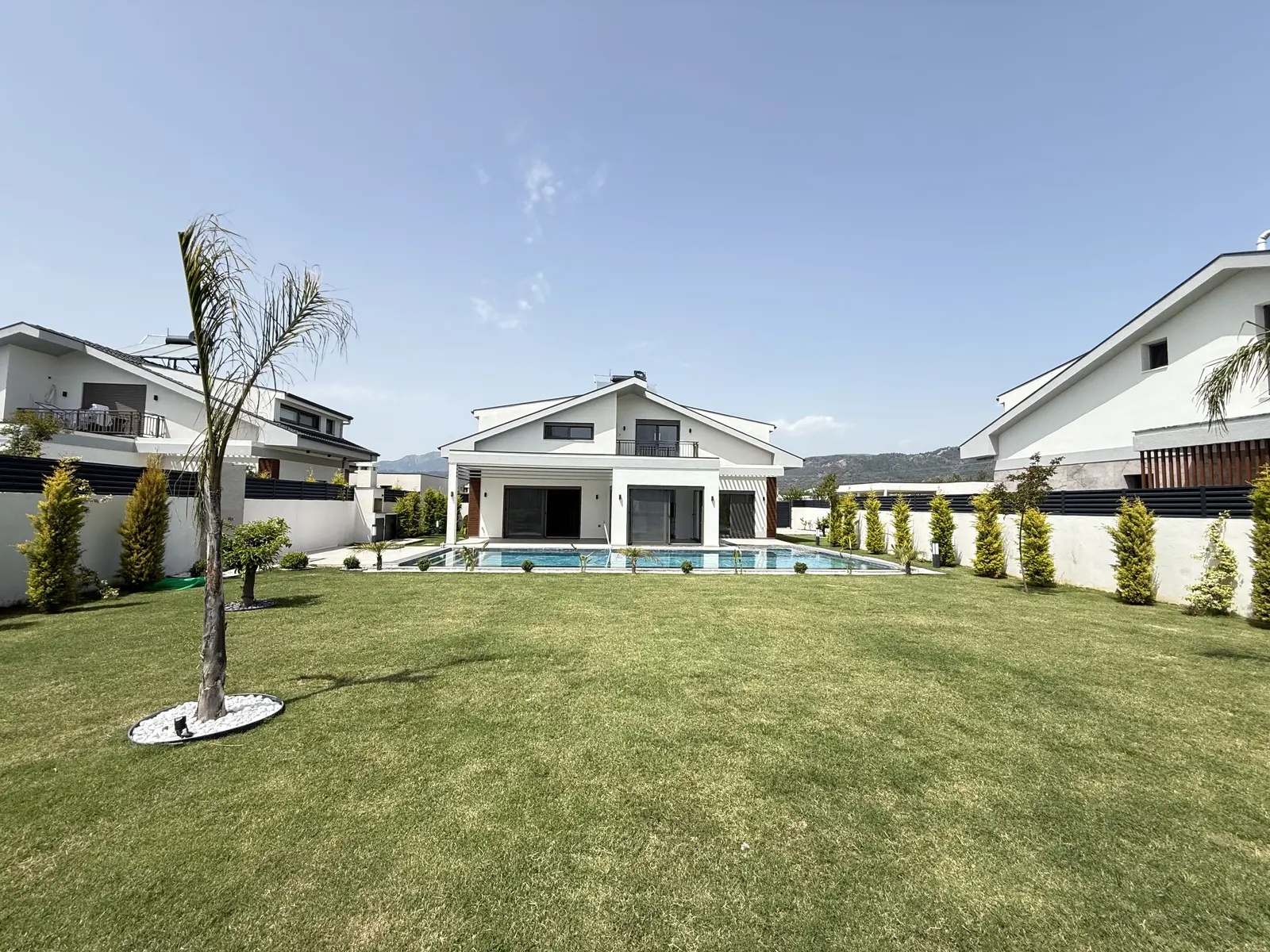 Fethiye’de Özel Havuzlu Müstakil Villa – Plaja Yürüme Mesafesinde