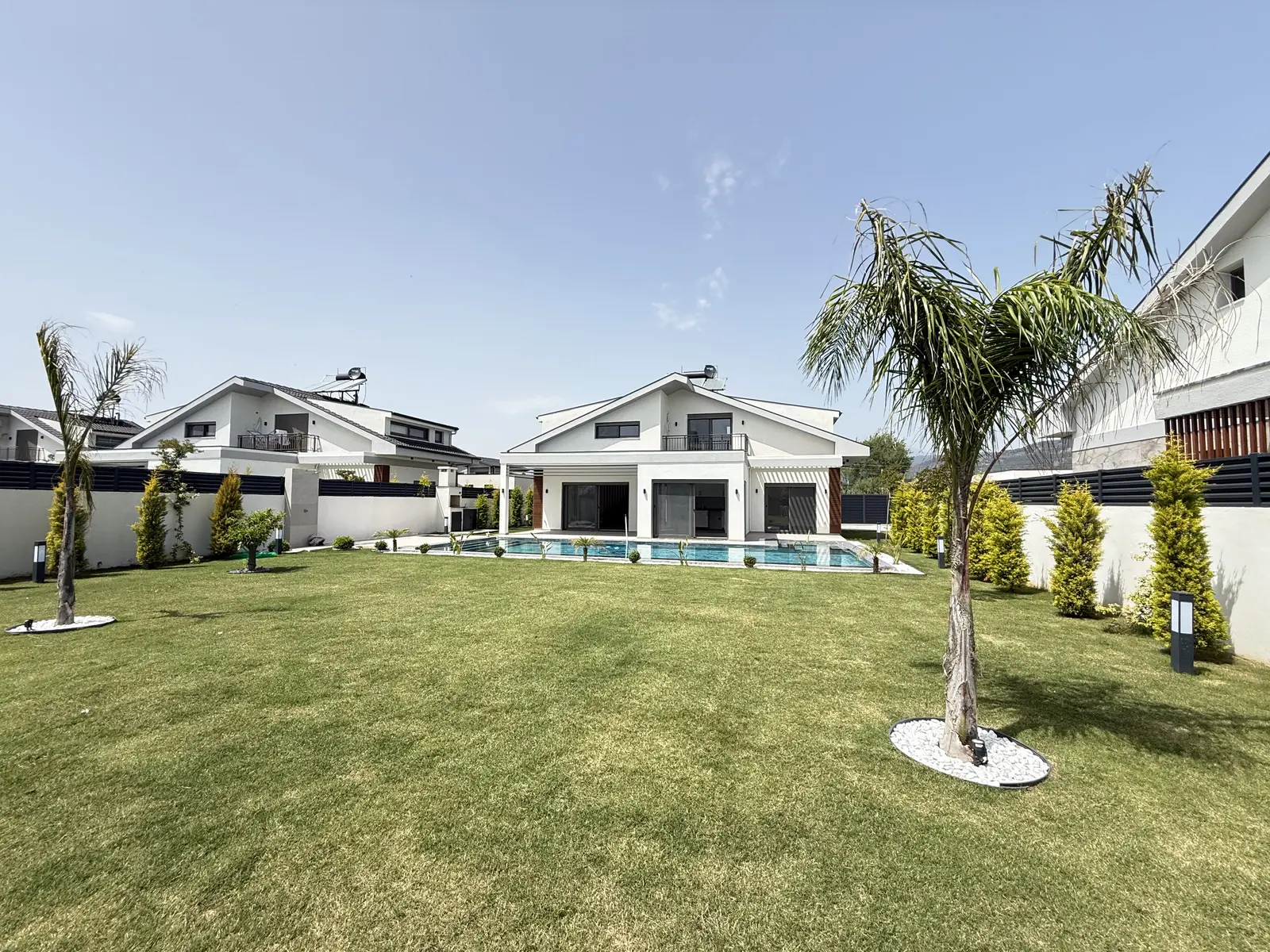 Fethiye’de Özel Havuzlu Müstakil Villa – Plaja Yürüme Mesafesinde
