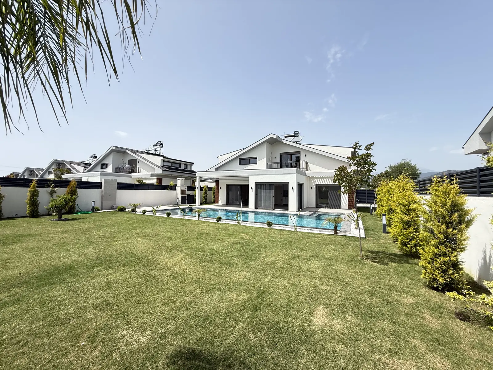 Fethiye’de Özel Havuzlu Müstakil Villa – Plaja Yürüme Mesafesinde