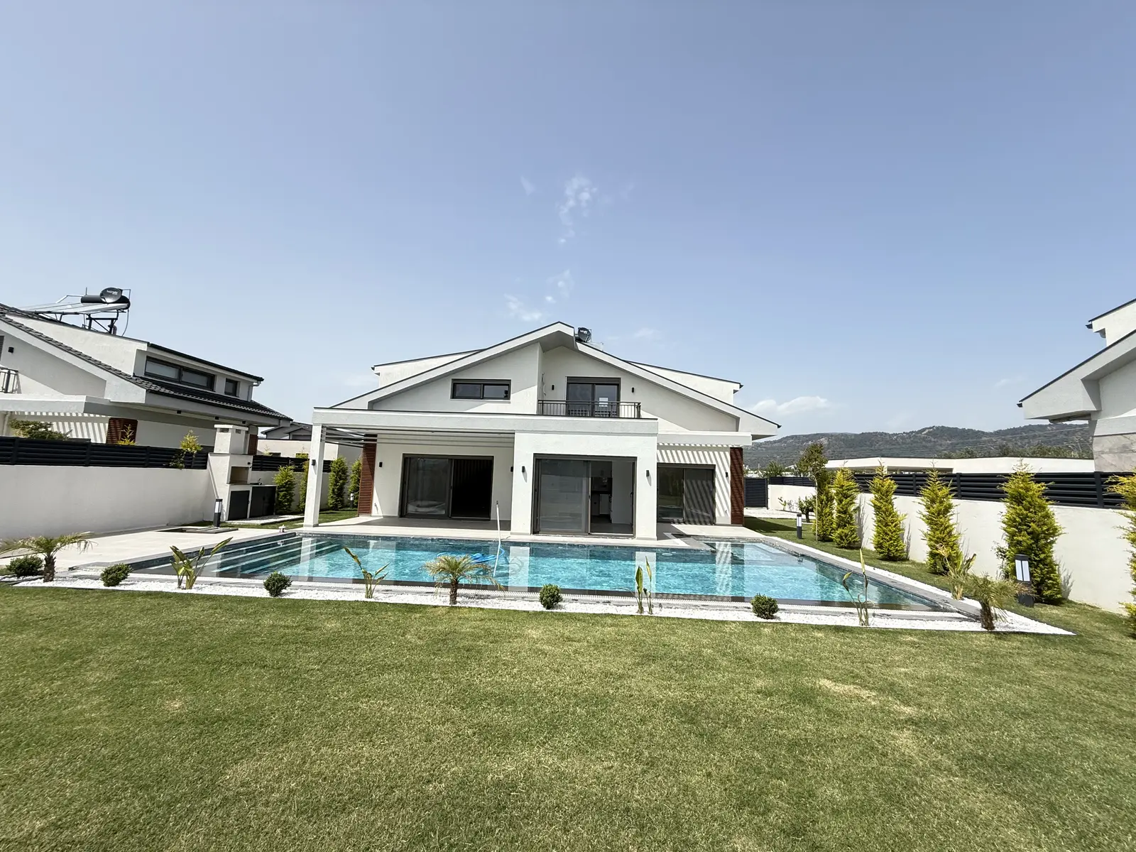 Fethiye’de Özel Havuzlu Müstakil Villa – Plaja Yürüme Mesafesinde