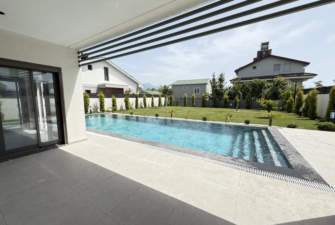 Fethiye’de Özel Havuzlu Müstakil Villa – Plaja Yürüme Mesafesinde