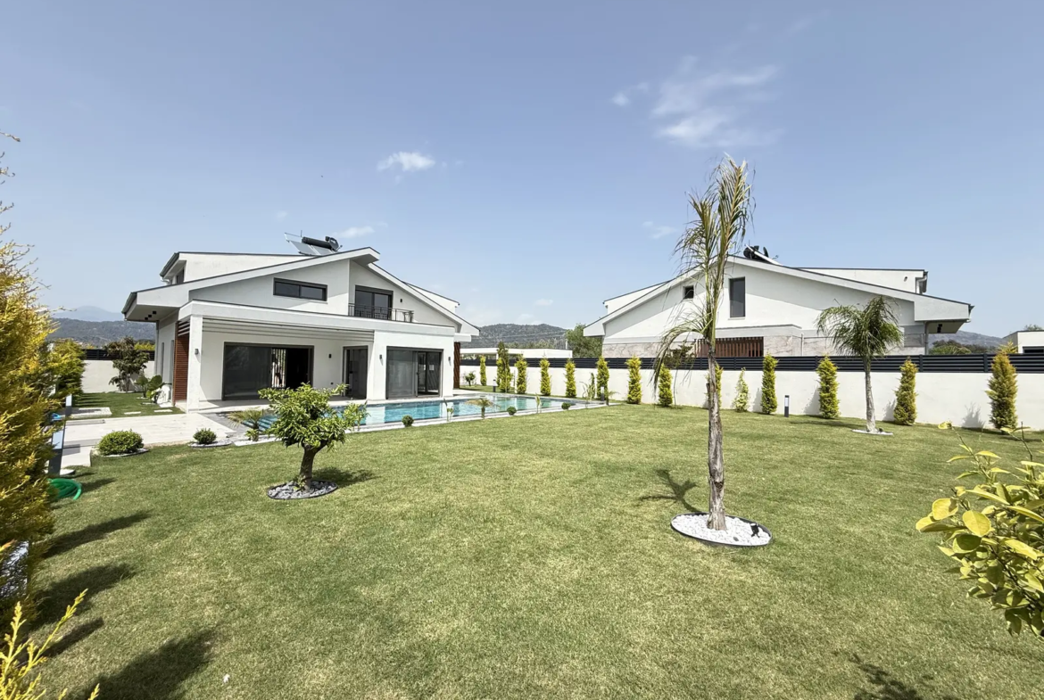 Fethiye’de Özel Havuzlu Müstakil Villa – Plaja Yürüme Mesafesinde