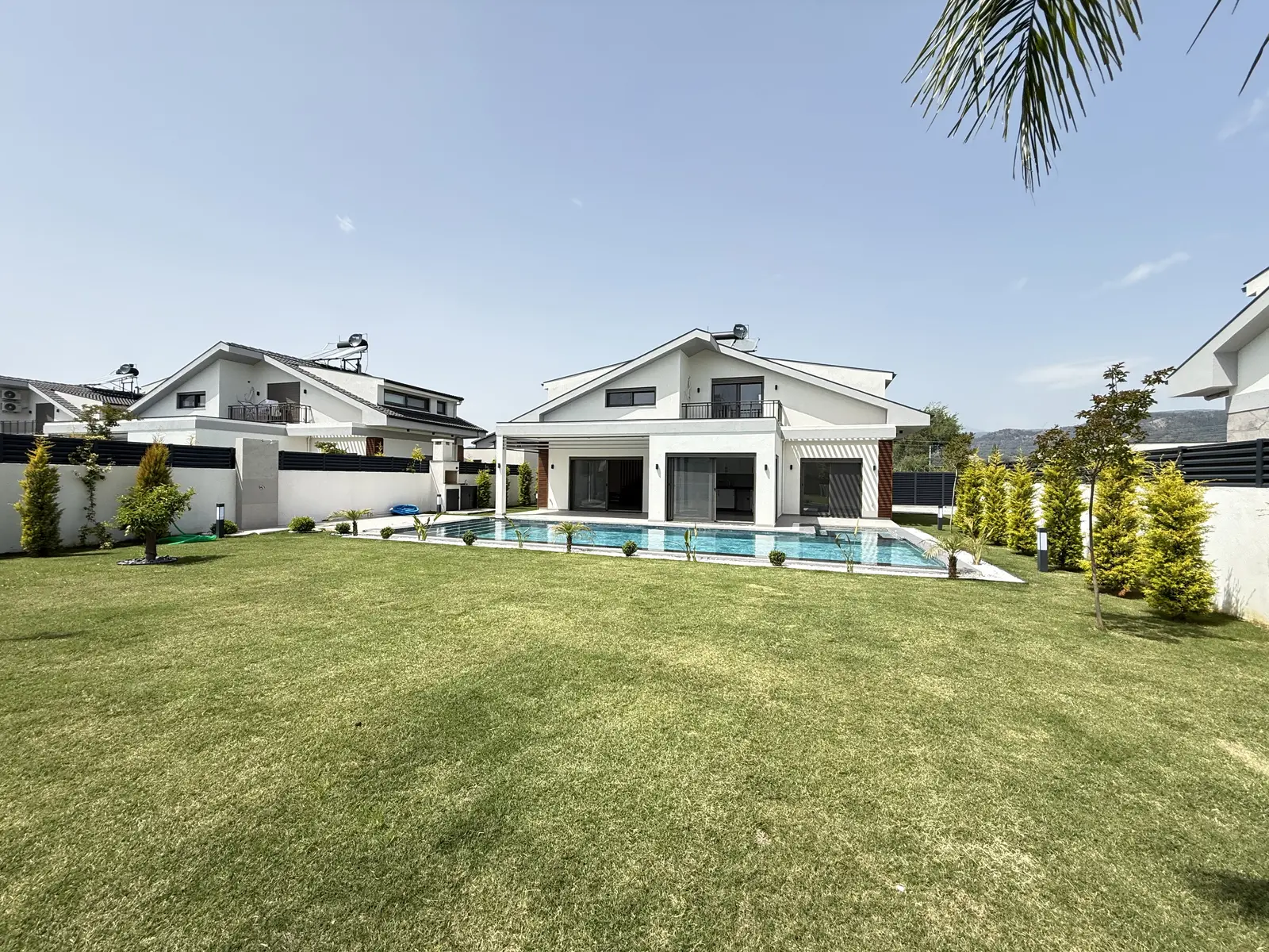Fethiye’de Özel Havuzlu Müstakil Villa – Plaja Yürüme Mesafesinde