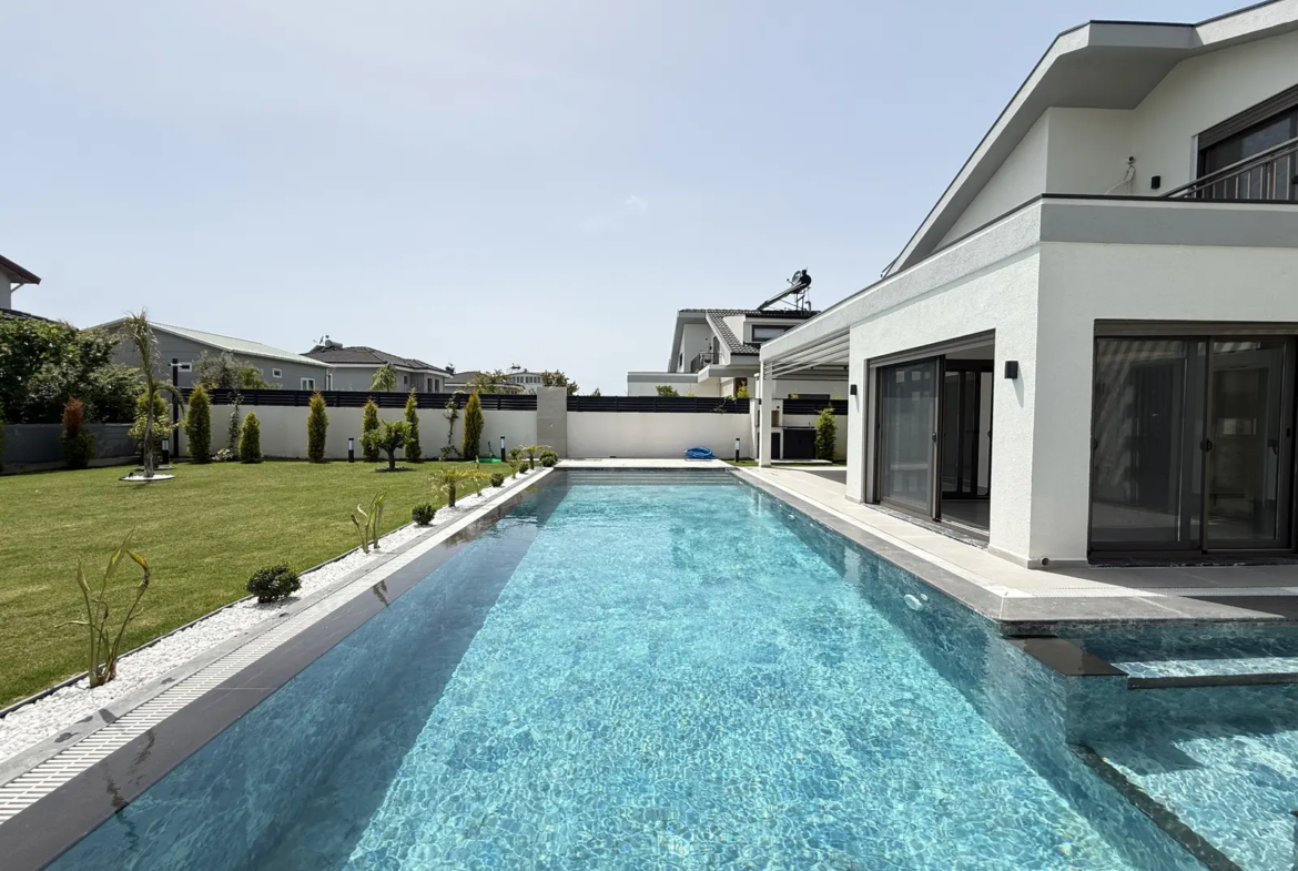 Fethiye’de Özel Havuzlu Müstakil Villa – Plaja Yürüme Mesafesinde