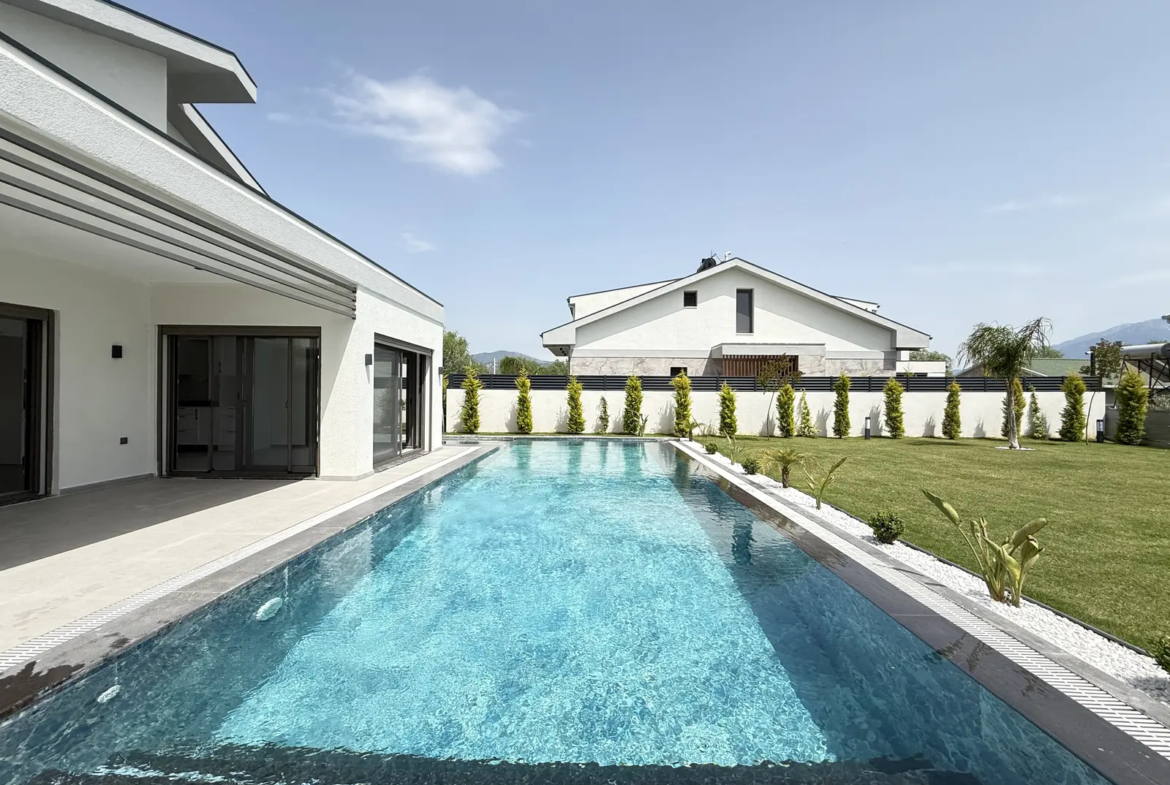 Fethiye’de Özel Havuzlu Müstakil Villa – Plaja Yürüme Mesafesinde