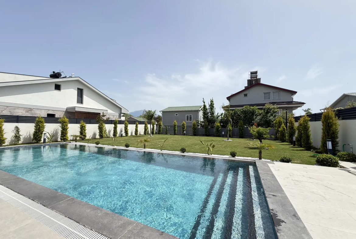 Fethiye’de Özel Havuzlu Müstakil Villa – Plaja Yürüme Mesafesinde