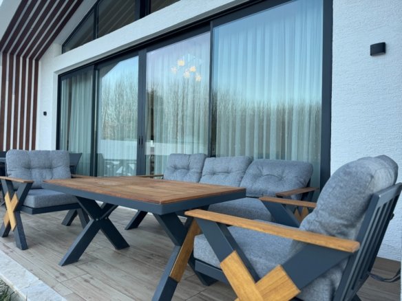 Seydikemer’de Müstakil Bahçeli- Havuzlu Şık Villa
