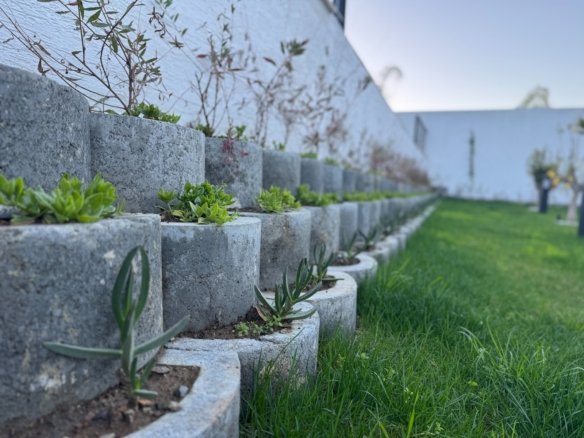 Seydikemer’de Müstakil Bahçeli- Havuzlu Şık Villa