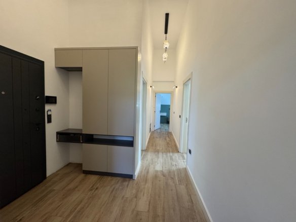 Seydikemer’de Müstakil Bahçeli- Havuzlu Şık Villa