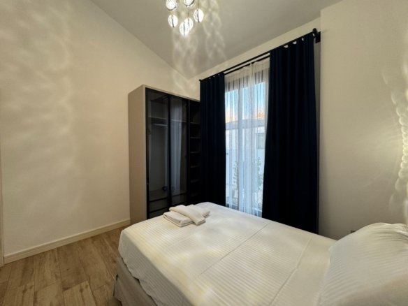 Seydikemer’de Müstakil Bahçeli- Havuzlu Şık Villa
