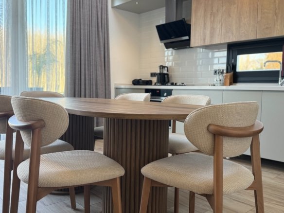 Seydikemer’de Müstakil Bahçeli- Havuzlu Şık Villa