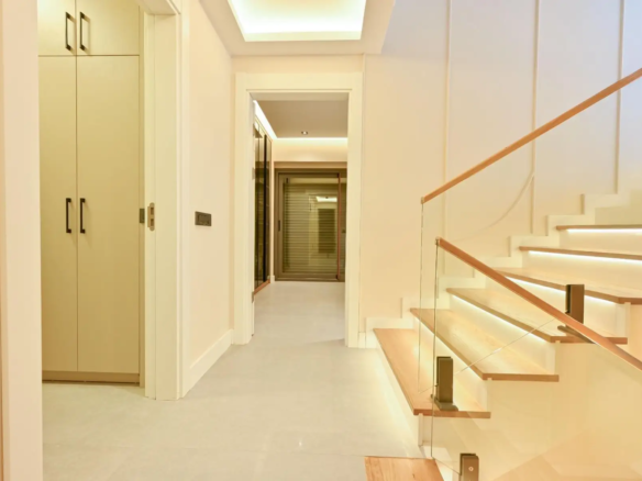 Müstakil Havuzlu ve Yerden Isıtmalı, 5 Yatak Odalı Lüks Müstakil Villa