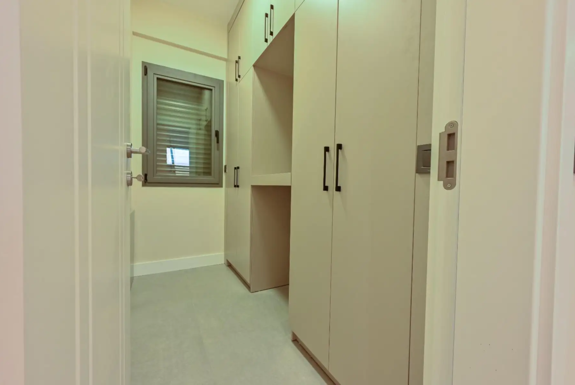 Müstakil Havuzlu ve Yerden Isıtmalı, 5 Yatak Odalı Lüks Müstakil Villa