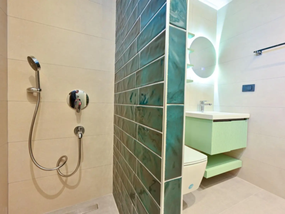 Müstakil Havuzlu ve Yerden Isıtmalı, 5 Yatak Odalı Lüks Müstakil Villa
