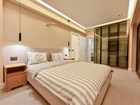 Müstakil Havuzlu ve Yerden Isıtmalı, 5 Yatak Odalı Lüks Müstakil Villa