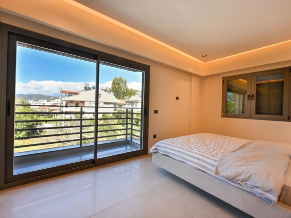 Müstakil Havuzlu ve Yerden Isıtmalı, 5 Yatak Odalı Lüks Müstakil Villa