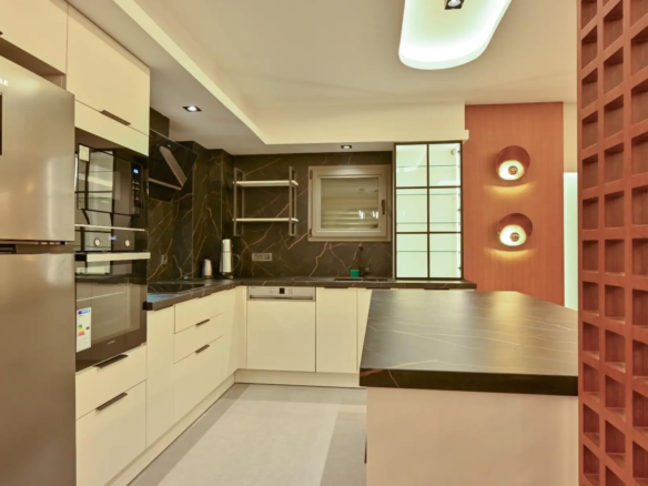 Müstakil Havuzlu ve Yerden Isıtmalı, 5 Yatak Odalı Lüks Müstakil Villa