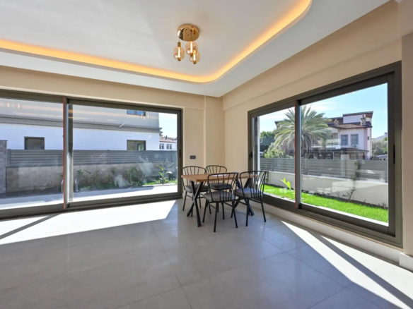 Müstakil Havuzlu ve Yerden Isıtmalı, 5 Yatak Odalı Lüks Müstakil Villa