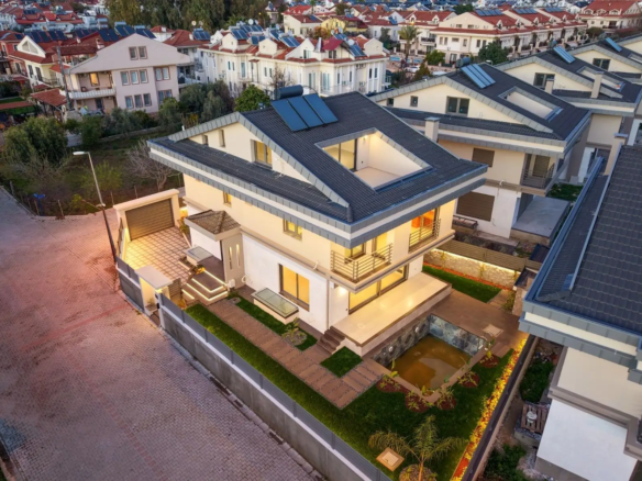 Müstakil Havuzlu ve Yerden Isıtmalı, 5 Yatak Odalı Lüks Müstakil Villa