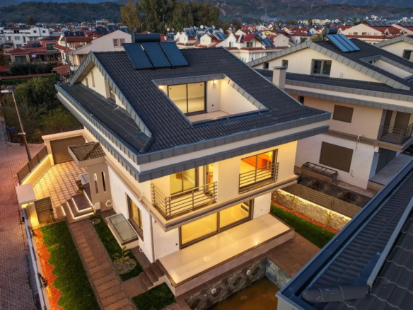 Müstakil Havuzlu ve Yerden Isıtmalı, 5 Yatak Odalı Lüks Müstakil Villa