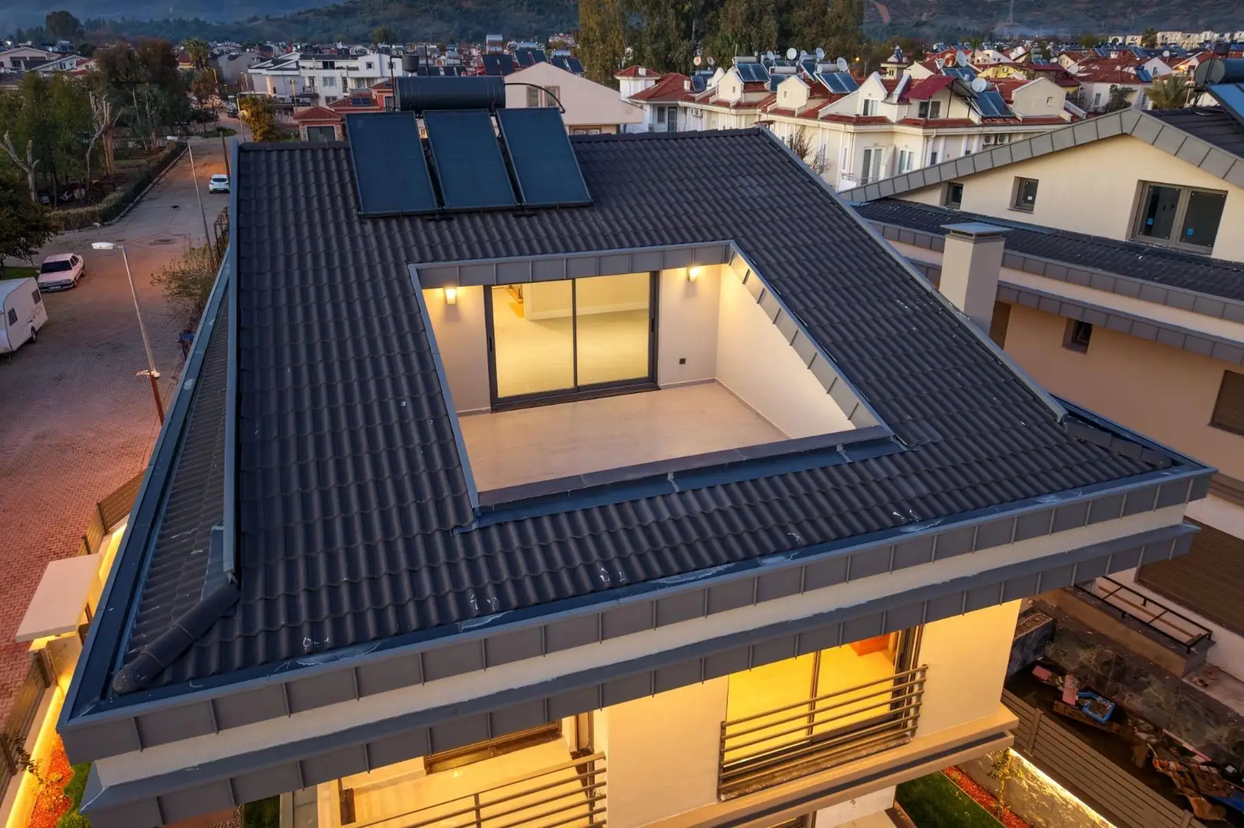 Müstakil Havuzlu ve Yerden Isıtmalı, 5 Yatak Odalı Lüks Müstakil Villa