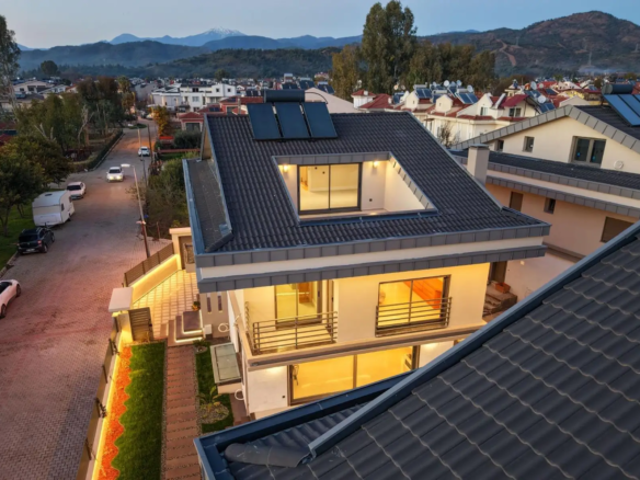 Müstakil Havuzlu ve Yerden Isıtmalı, 5 Yatak Odalı Lüks Müstakil Villa
