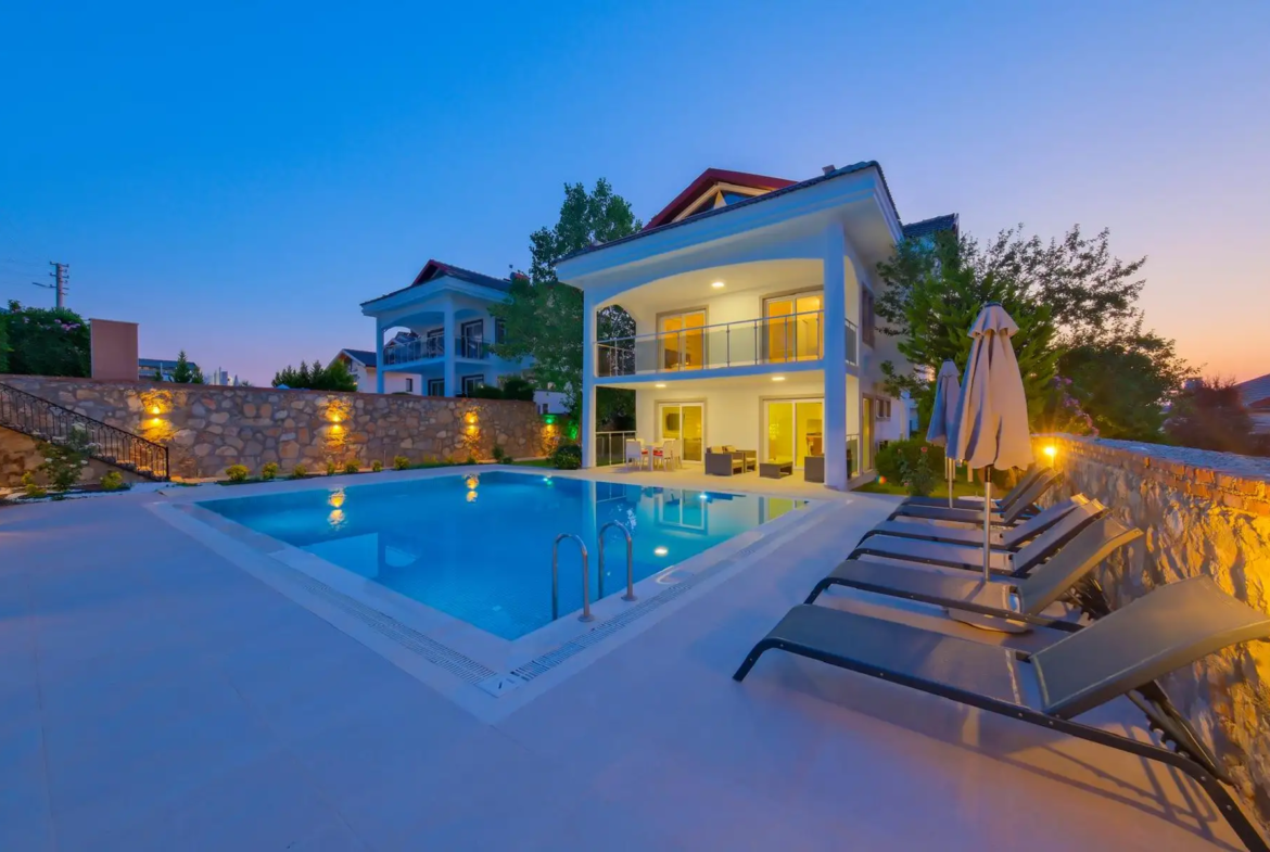 Fethiye, Ovacık’da 500 m² Özel Bahçeli, Muhteşem 3 Yatak Odalı Müstakil Lüks Villa