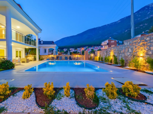 Fethiye, Ovacık’da 500 m² Özel Bahçeli, Muhteşem 3 Yatak Odalı Müstakil Lüks Villa