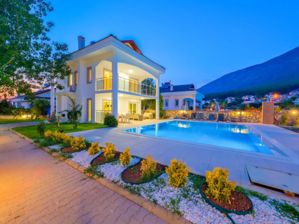 Fethiye, Ovacık’da 500 m² Özel Bahçeli, Muhteşem 3 Yatak Odalı Müstakil Lüks Villa