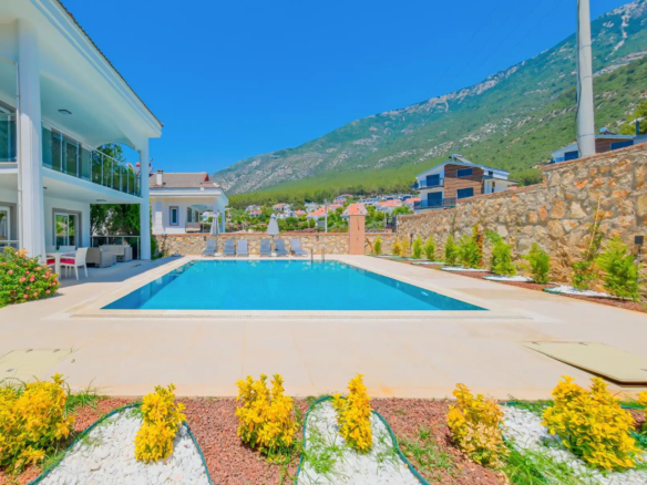 Fethiye, Ovacık’da 500 m² Özel Bahçeli, Muhteşem 3 Yatak Odalı Müstakil Lüks Villa