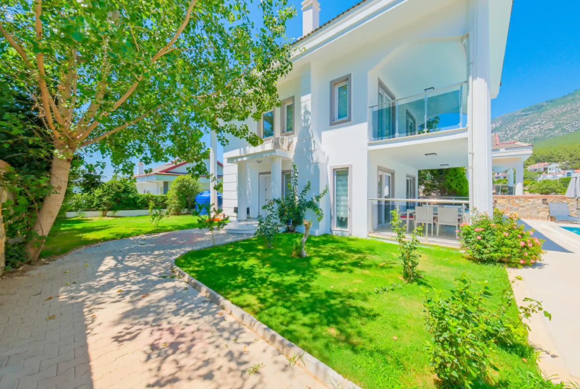 Fethiye, Ovacık’da 500 m² Özel Bahçeli, Muhteşem 3 Yatak Odalı Müstakil Lüks Villa