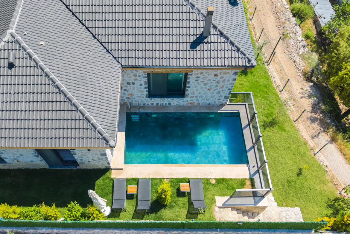 Fethiye Nif’te Müstakil Havuzlu Bahçeli Villa