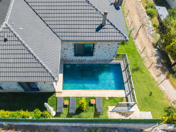 Fethiye Nif’te Müstakil Havuzlu Bahçeli Villa
