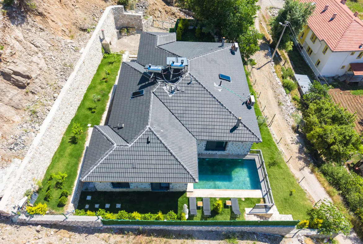 Fethiye Nif’te Müstakil Havuzlu Bahçeli Villa