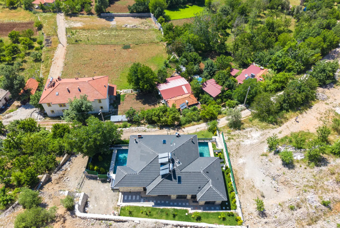 Fethiye Nif’te Müstakil Havuzlu Bahçeli Villa