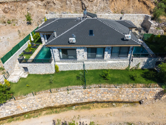 Fethiye Nif’te Müstakil Havuzlu Bahçeli Villa
