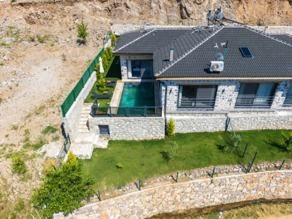 Fethiye Nif’te Müstakil Havuzlu Bahçeli Villa