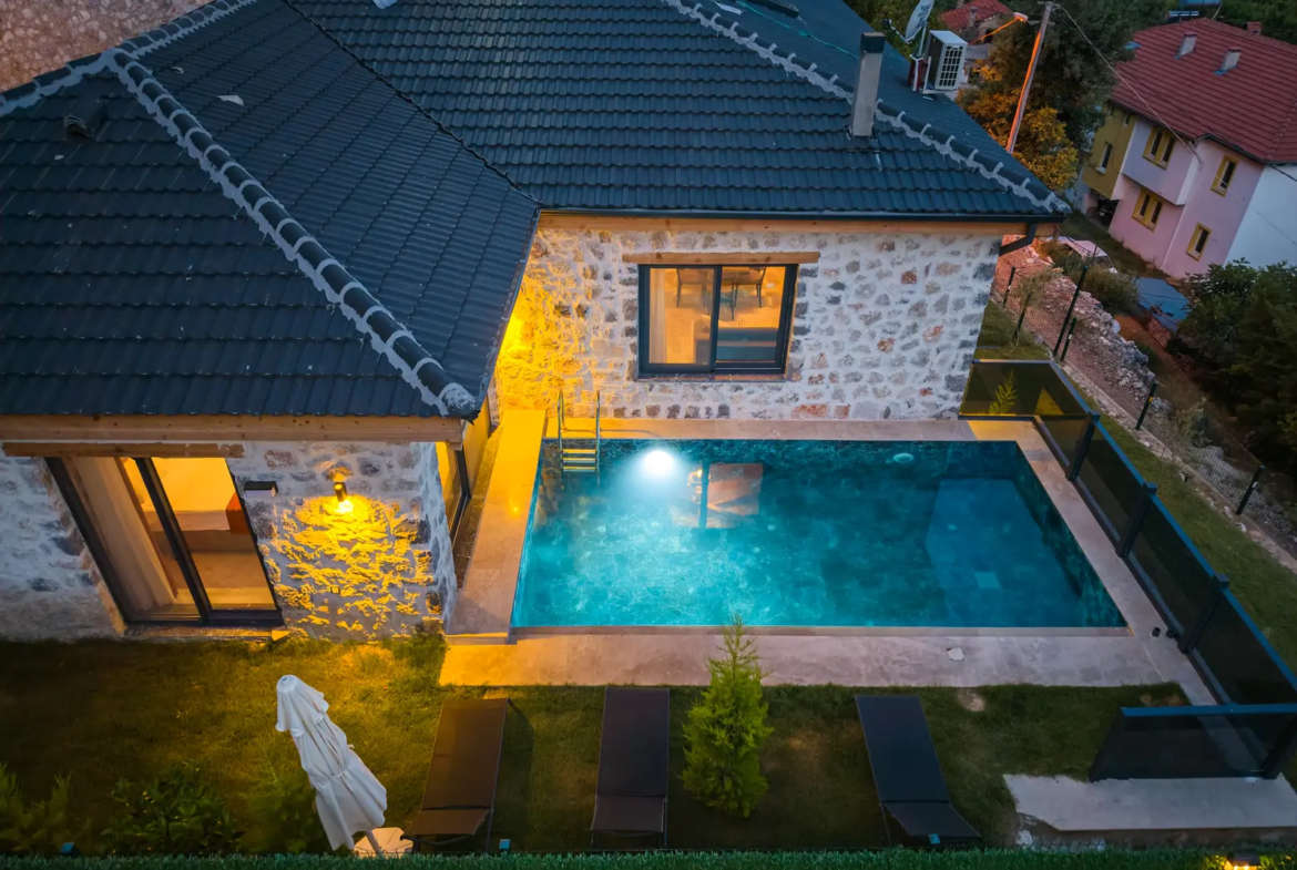 Fethiye Nif’te Müstakil Havuzlu Bahçeli Villa