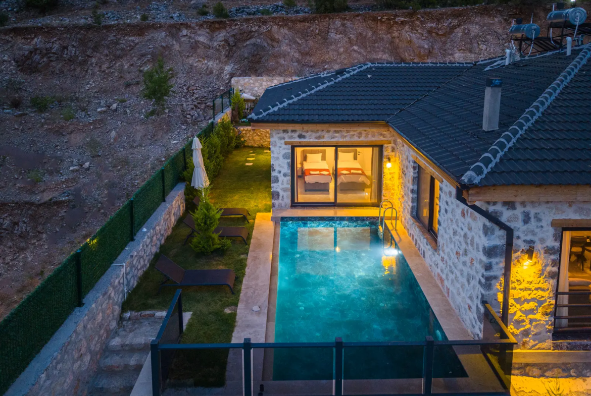 Fethiye Nif’te Müstakil Havuzlu Bahçeli Villa