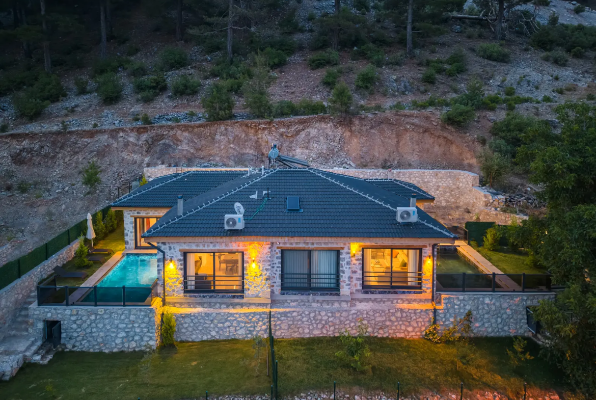 Fethiye Nif’te Müstakil Havuzlu Bahçeli Villa