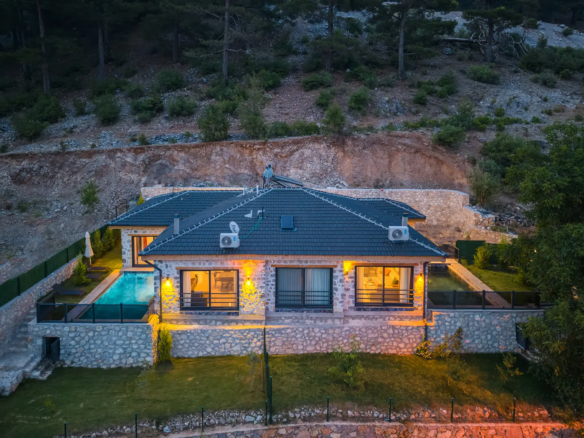 Fethiye Nif’te Müstakil Havuzlu Bahçeli Villa