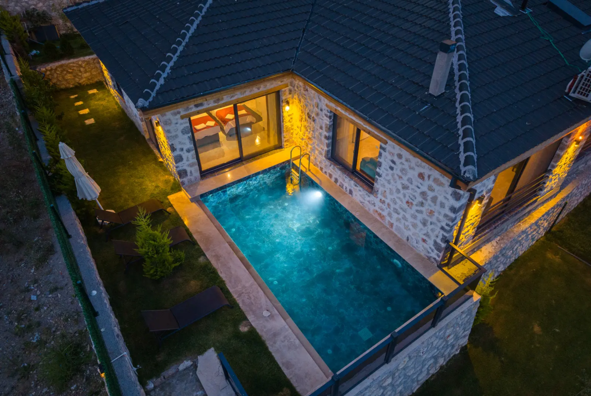 Fethiye Nif’te Müstakil Havuzlu Bahçeli Villa