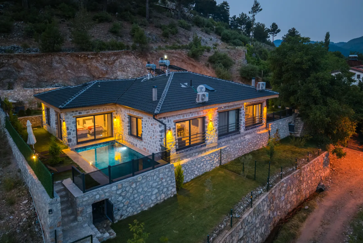 Fethiye Nif’te Müstakil Havuzlu Bahçeli Villa