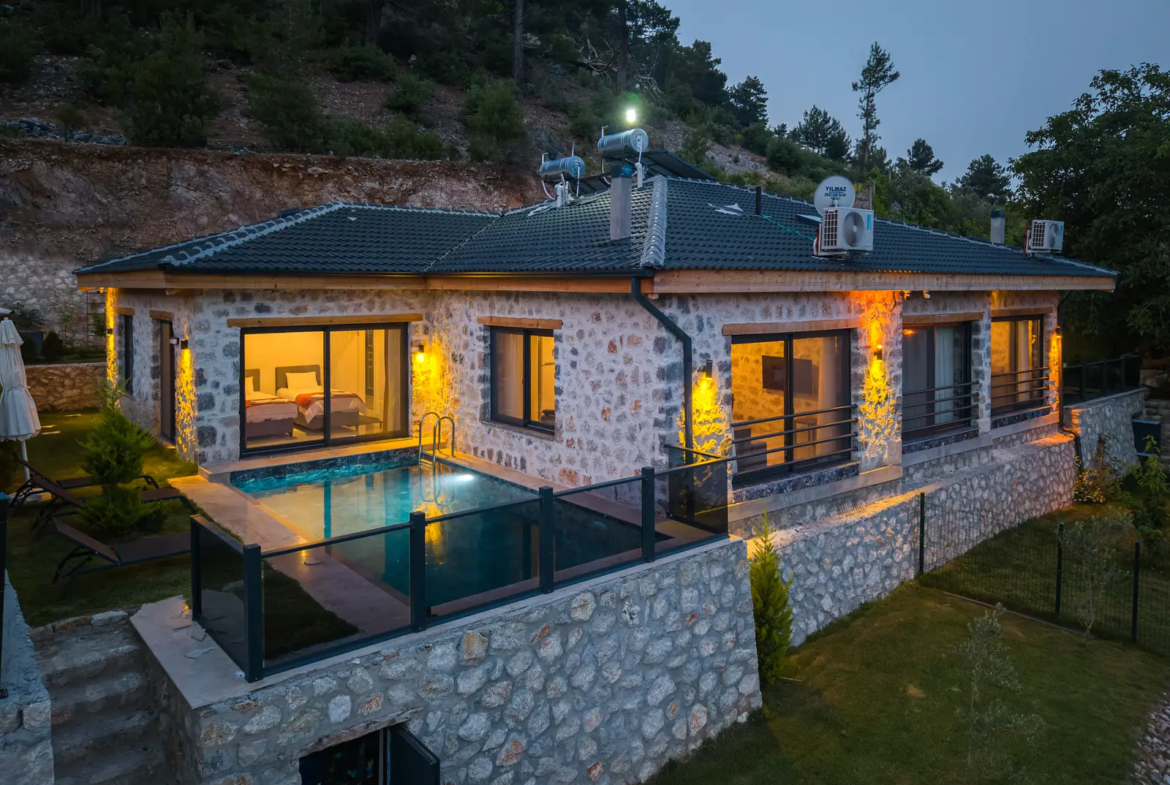 Fethiye Nif’te Müstakil Havuzlu Bahçeli Villa