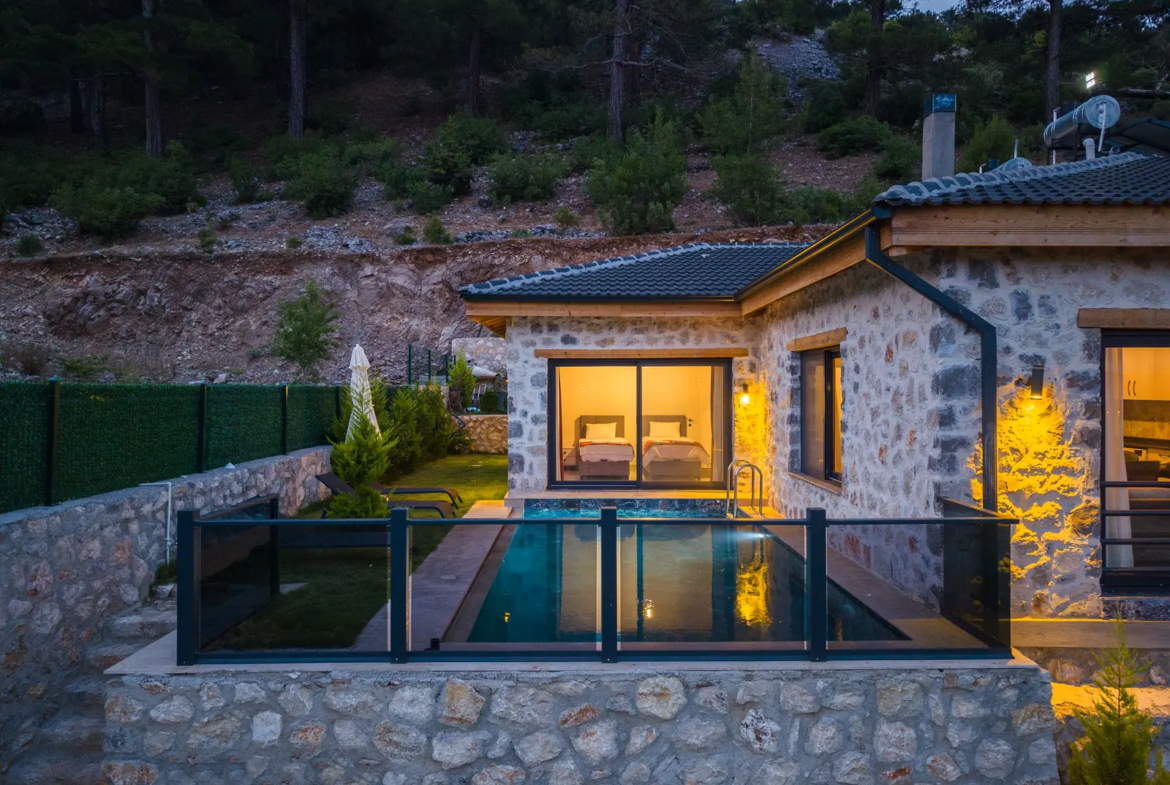 Fethiye Nif’te Müstakil Havuzlu Bahçeli Villa