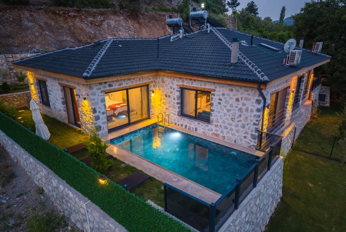 Fethiye Nif’te Müstakil Havuzlu Bahçeli Villa