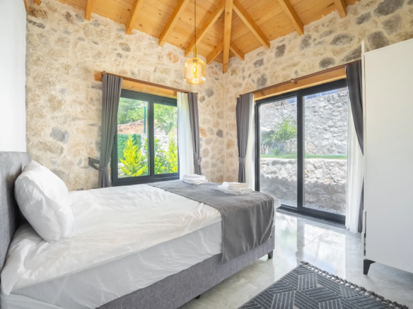Fethiye Nif’te Müstakil Havuzlu Bahçeli Villa
