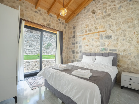 Fethiye Nif’te Müstakil Havuzlu Bahçeli Villa