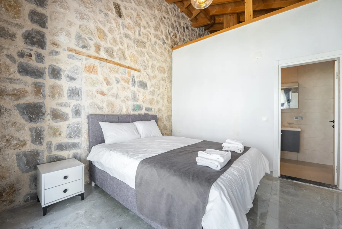 Fethiye Nif’te Müstakil Havuzlu Bahçeli Villa