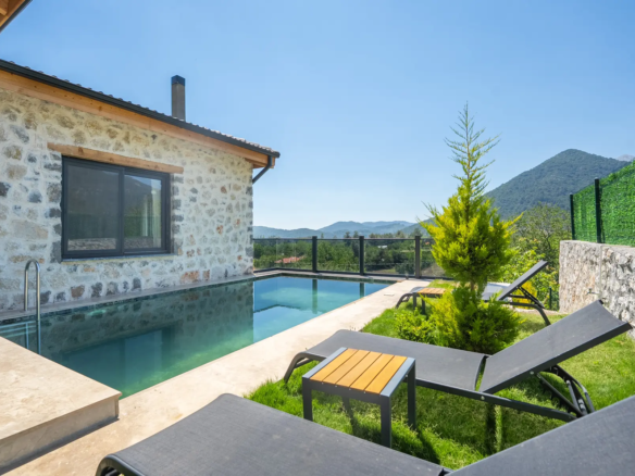 Fethiye Nif’te Müstakil Havuzlu Bahçeli Villa